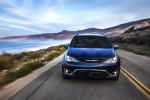 Chrysler Pacifica Hybrid Limited 2016 года
